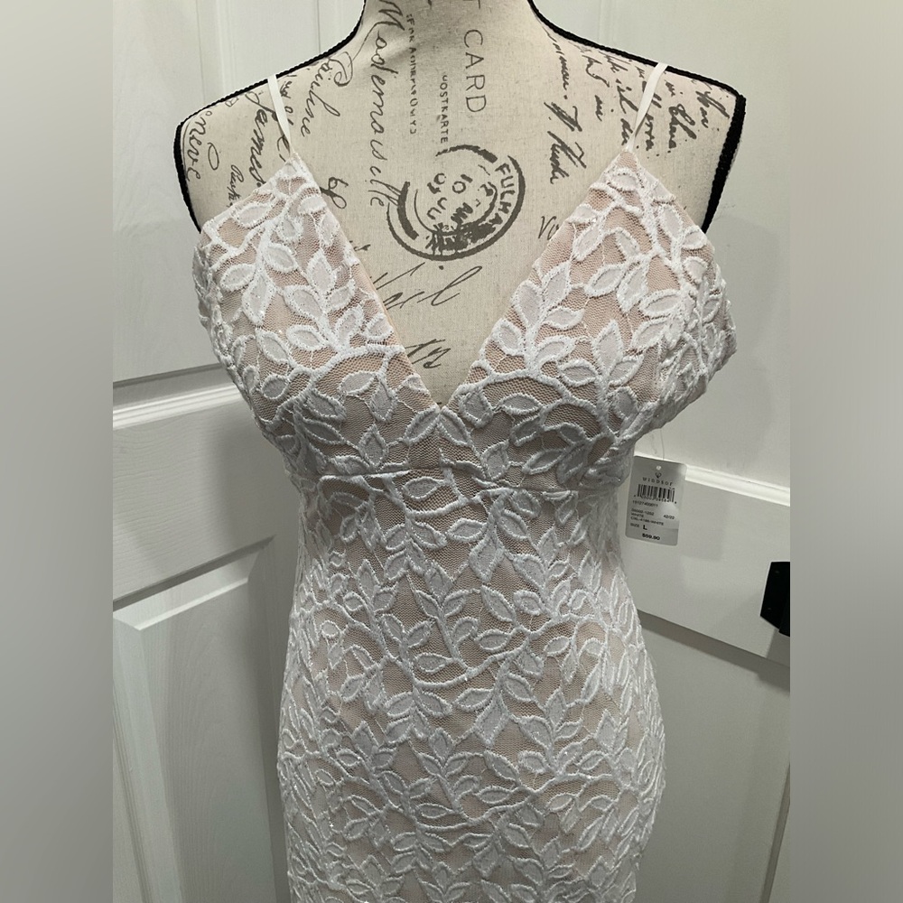 NWT WINDSOR WEDDING PROM COCKTAIL HIGH SIDE SLIT NUDE AND WHITE LACE GOWN - Picture 2 of 11